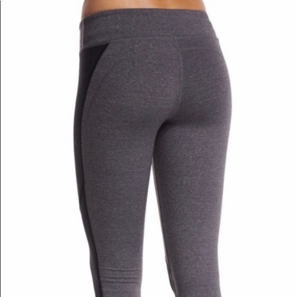 ALO Yoga Undertone Gray & Black Zipper Leggings - Picture 5 of 12